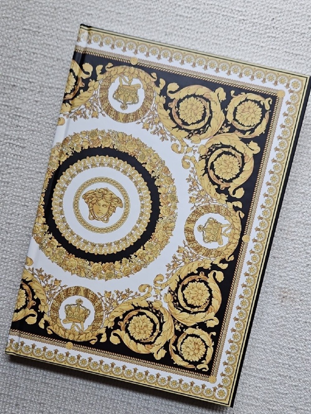 Versace Journal - Picture 3 of 13